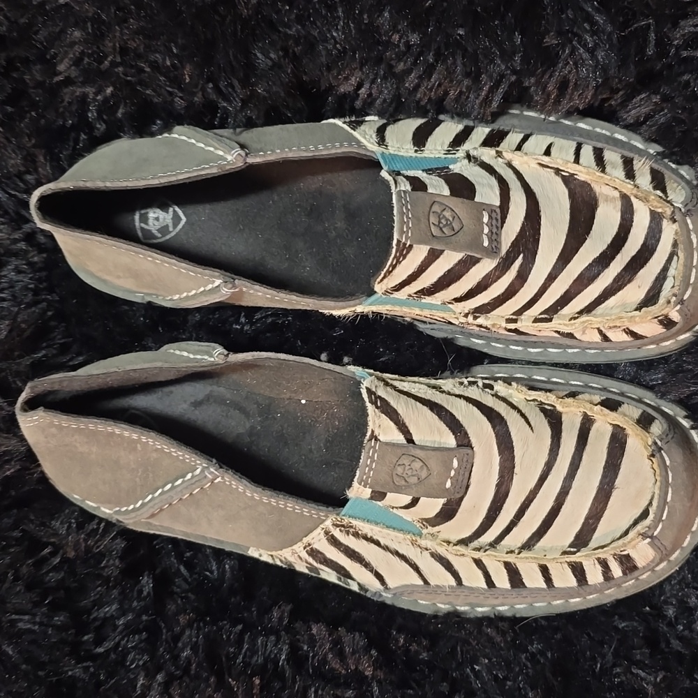 Ariat zebra print,size 7.5 women's Black,white, gray.